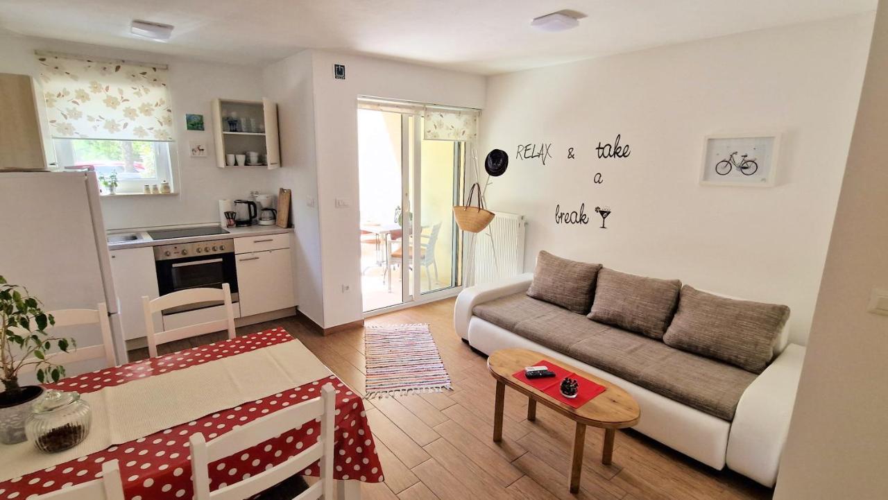 Apartment Pipo Krk Town Exterior foto