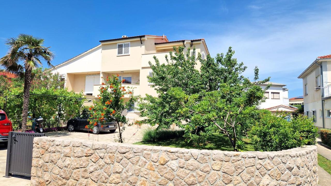 Apartment Pipo Krk Town Exterior foto